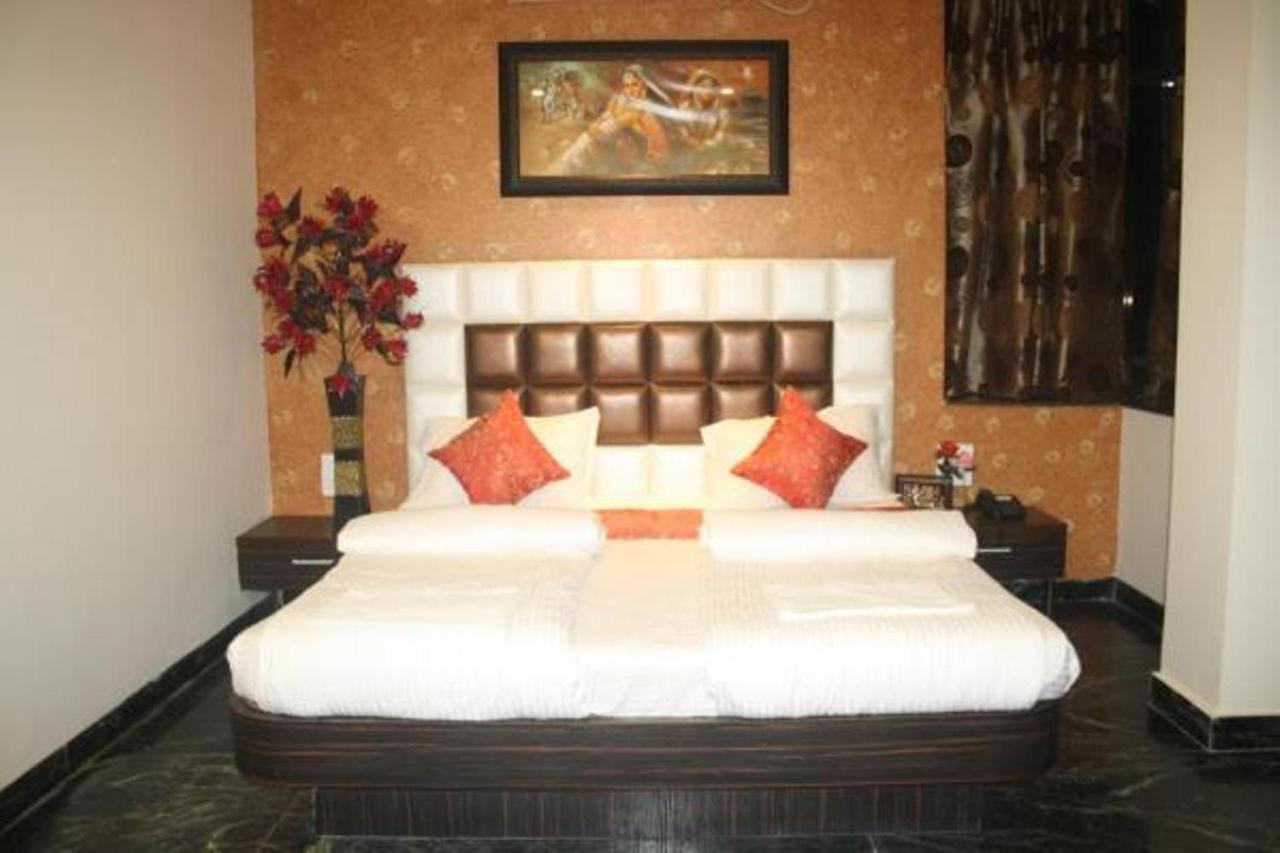 Hotel Pink Pearl Raigarh Buitenkant foto